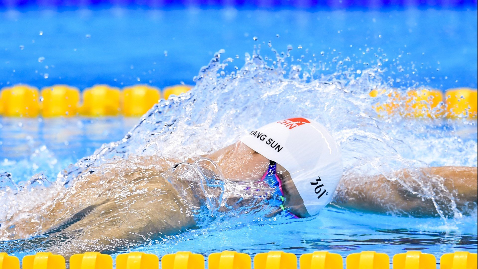 爱游戏体育在线-张雨霏复出后状态迅速回暖，张雨霏神仙颜值